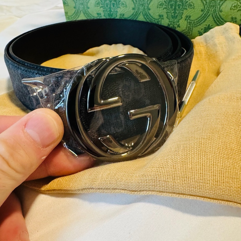 Gucci Black Men's Belt with Interlocking “GG” Buckle
